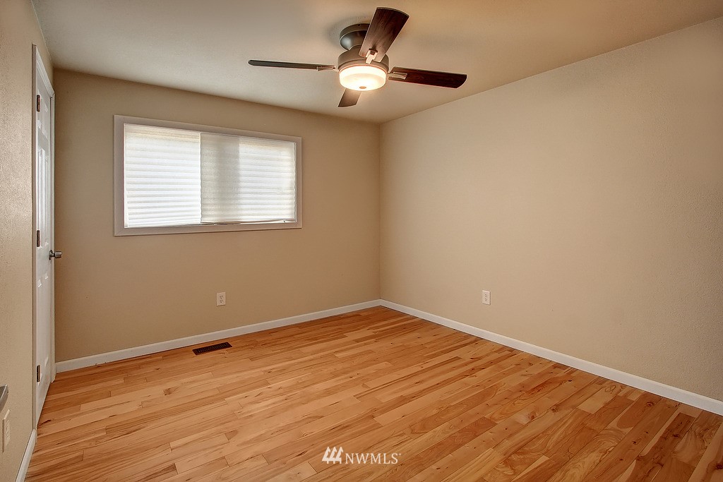 19430 144th Place Southeast Renton, WA 98058 - Photo 12 of 23 Gallery Image 12