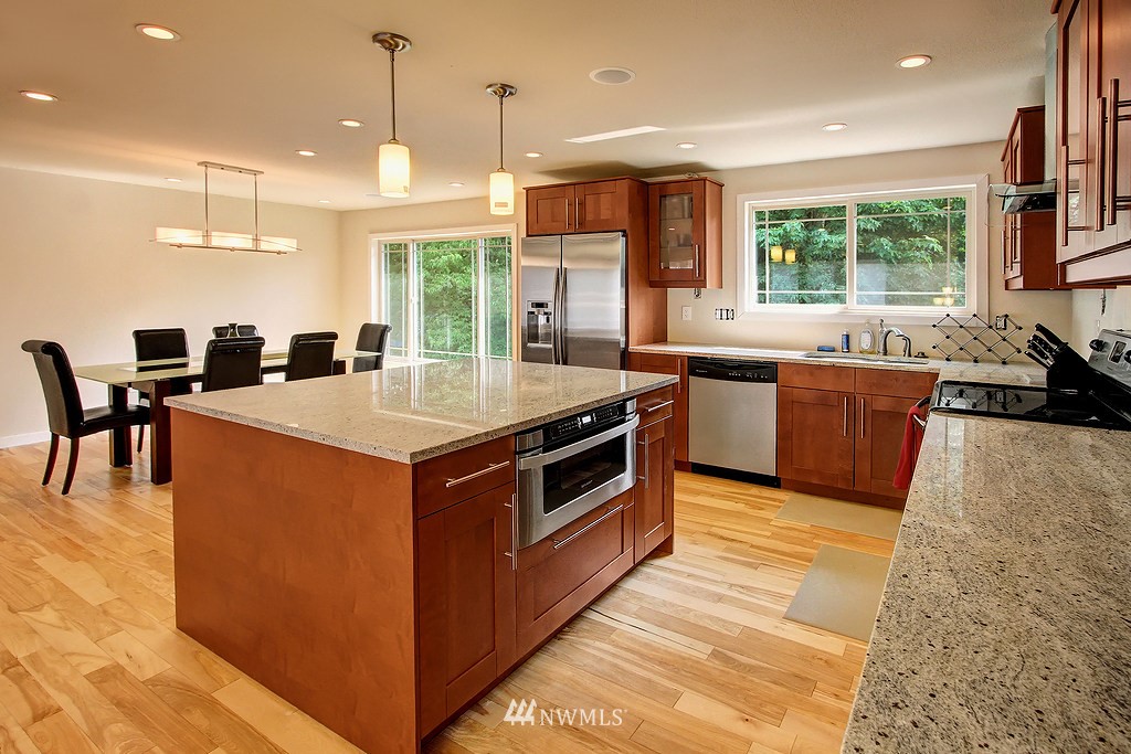 19430 144th Place Southeast Renton, WA 98058 - Photo 3 of 23 Gallery Image 3