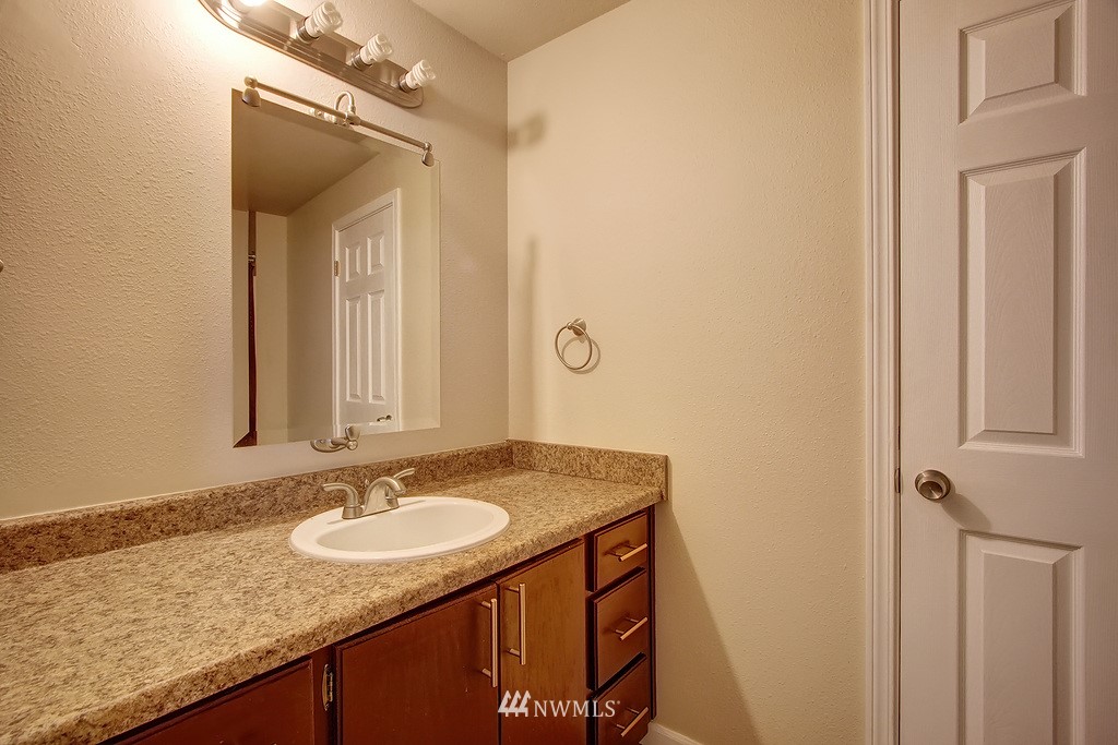 19430 144th Place Southeast Renton, WA 98058 - Photo 10 of 23 Gallery Image 10