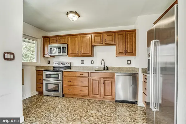 $3,550 | 6306 Yellowstone Drive, Alexandria, VA 22312