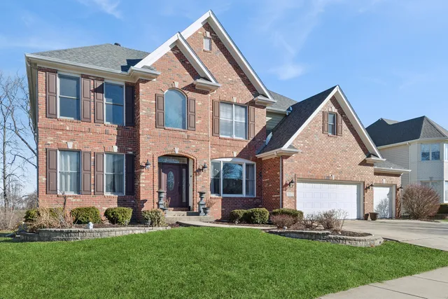 $800,000 | 2667 Charter Oak Drive, Aurora, IL 60502