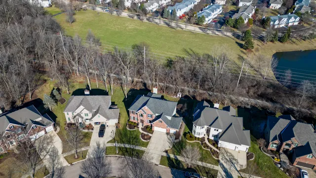 $800,000 | 2667 Charter Oak Drive, Aurora, IL 60502