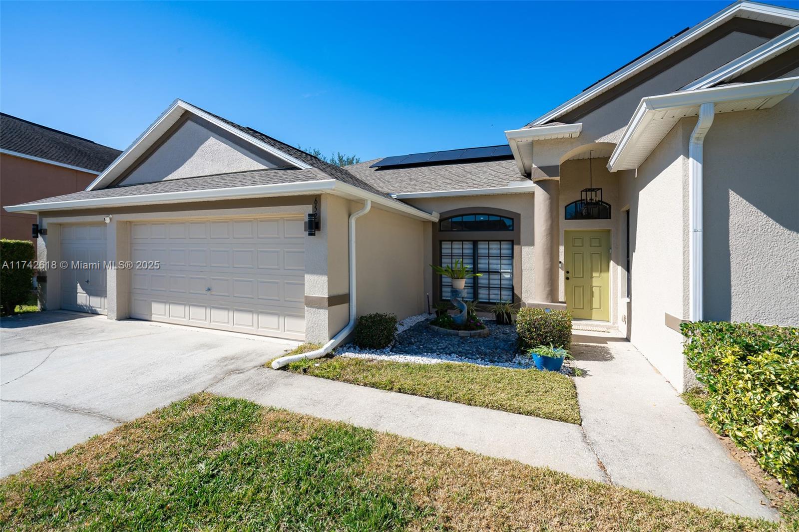 652 Coventry Road Davenport, FL 33897 - Photo 4 of 67