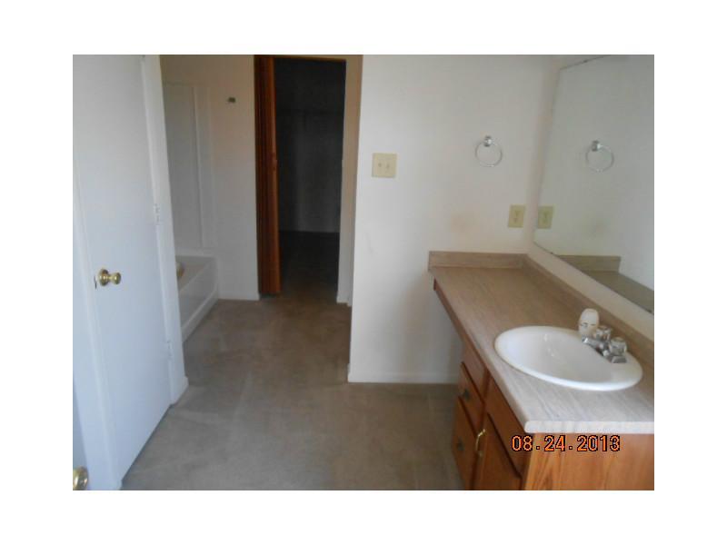 9956 Blue Ridge Way Indianapolis, IN 46234 - Photo 10 of 12 Gallery Image 10