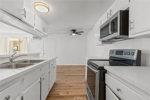 $299,000 | 8649 Sunland Boulevard, Unit 5, Sun Valley, CA 91352