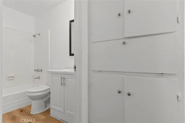 $299,000 | 8649 Sunland Boulevard, Unit 5, Sun Valley, CA 91352