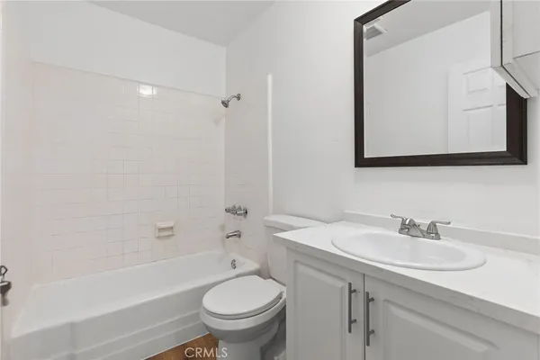 $299,000 | 8649 Sunland Boulevard, Unit 5, Sun Valley, CA 91352