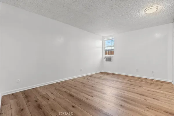 $299,000 | 8649 Sunland Boulevard, Unit 5, Sun Valley, CA 91352