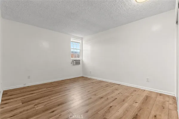 $299,000 | 8649 Sunland Boulevard, Unit 5, Sun Valley, CA 91352