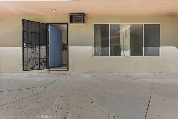 $299,000 | 8649 Sunland Boulevard, Unit 5, Sun Valley, CA 91352