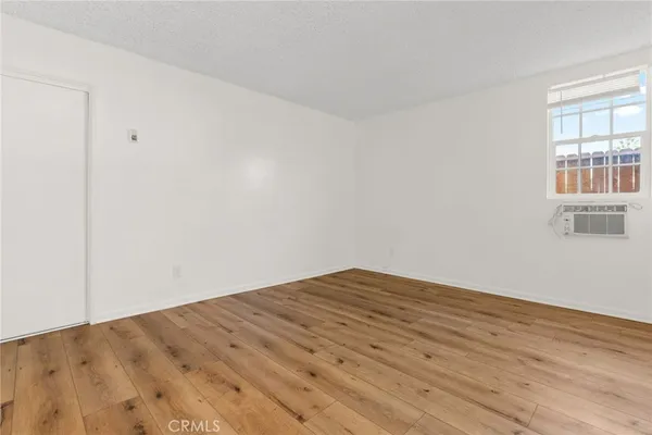 $299,000 | 8649 Sunland Boulevard, Unit 5, Sun Valley, CA 91352