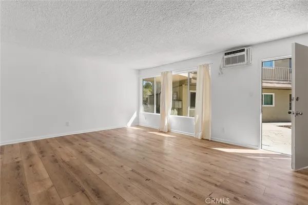 $299,000 | 8649 Sunland Boulevard, Unit 5, Sun Valley, CA 91352