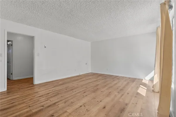 $299,000 | 8649 Sunland Boulevard, Unit 5, Sun Valley, CA 91352