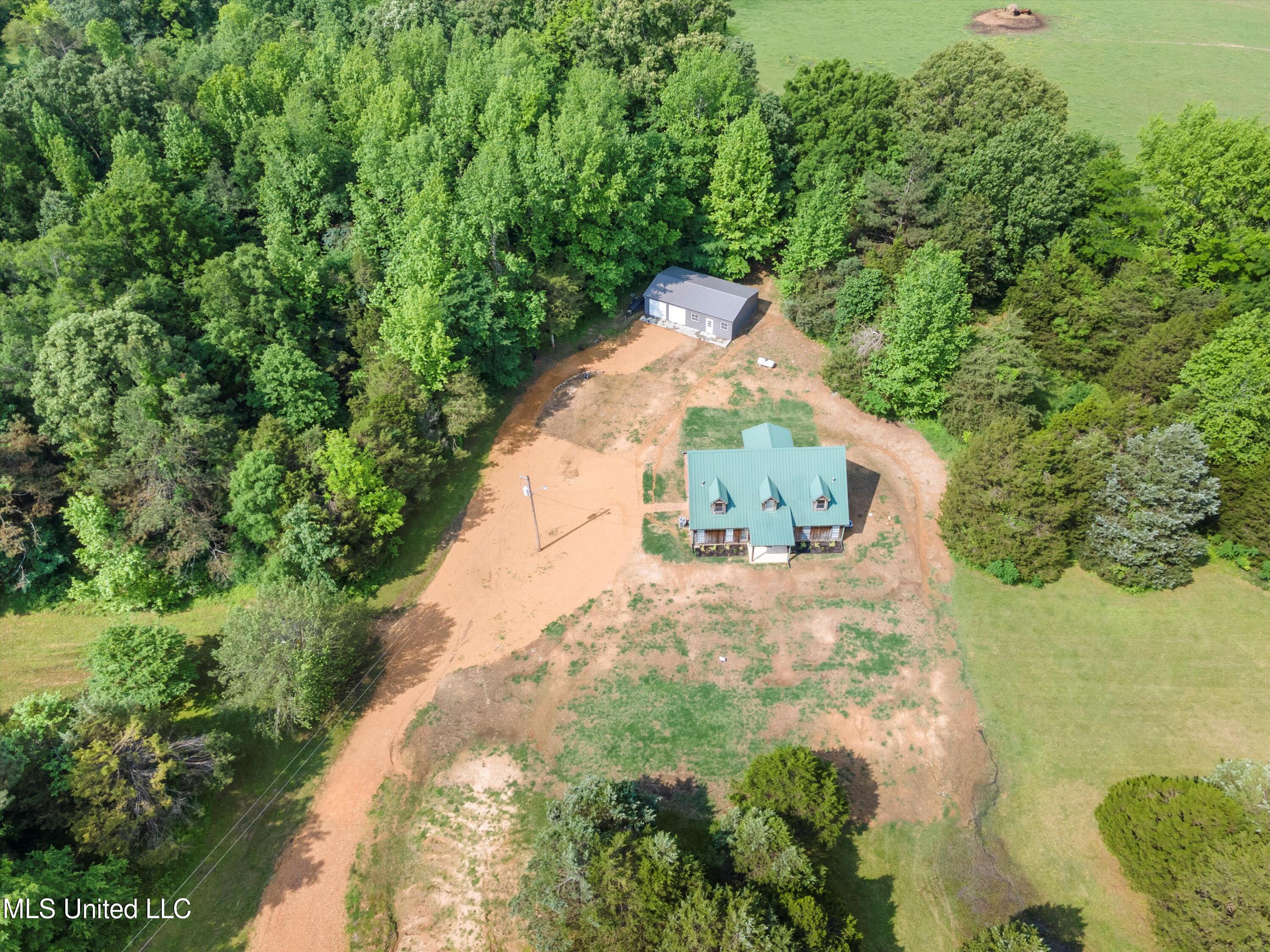 1831 Hammond Hill Road Como, MS 38619 - Photo 2 of 32 32-Aerial 2