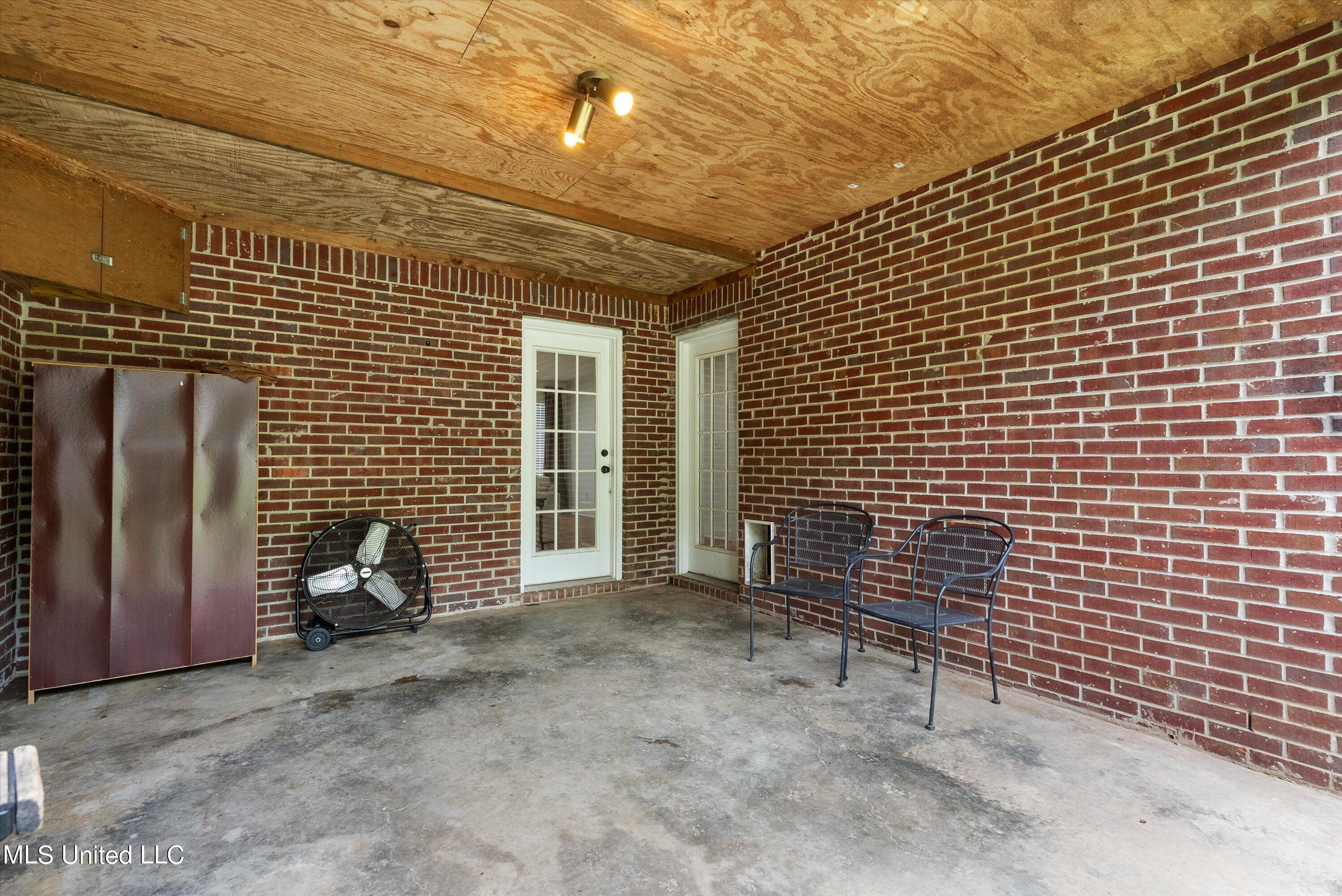 1831 Hammond Hill Road Como, MS 38619 - Photo 27 of 32 27-Patio