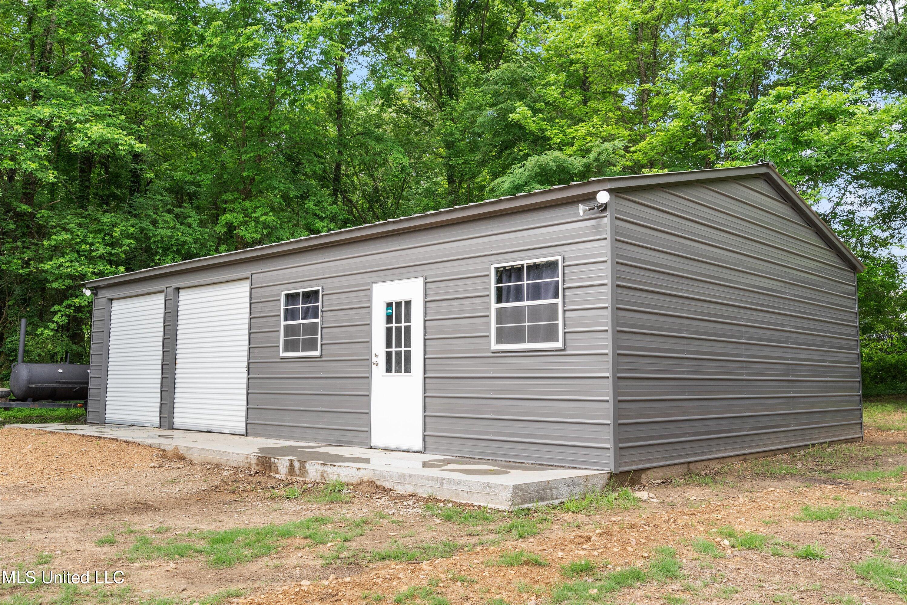 1831 Hammond Hill Road Como, MS 38619 - Photo 4 of 32 29-Outdoor Shop - Copy