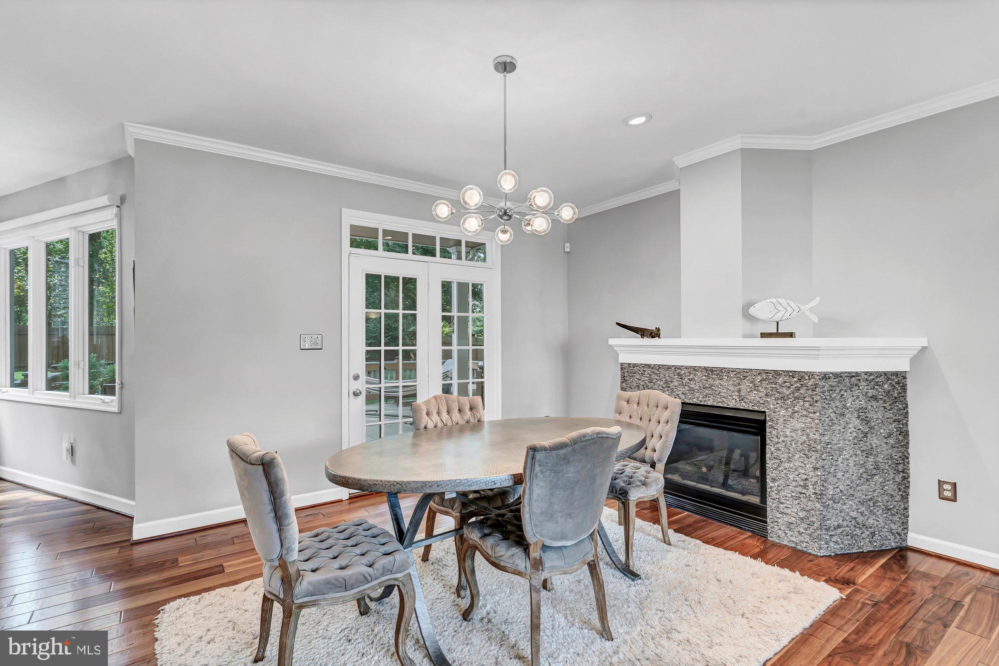 215 Tapawingo Road Southeast Vienna, VA 22180 - Photo 12 of 91