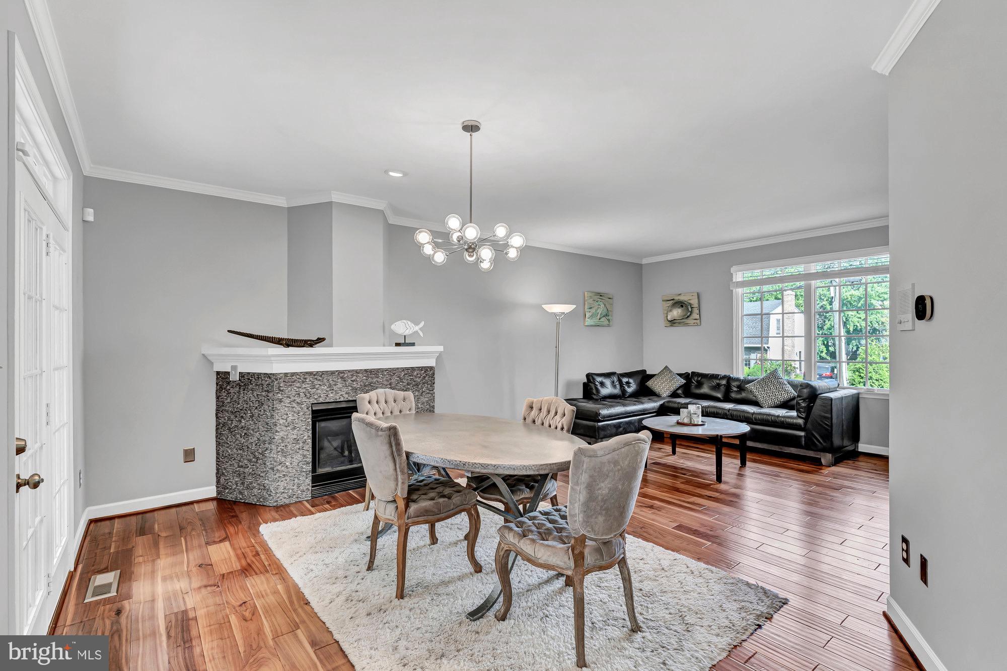 215 Tapawingo Road Southeast Vienna, VA 22180 - Photo 13 of 91