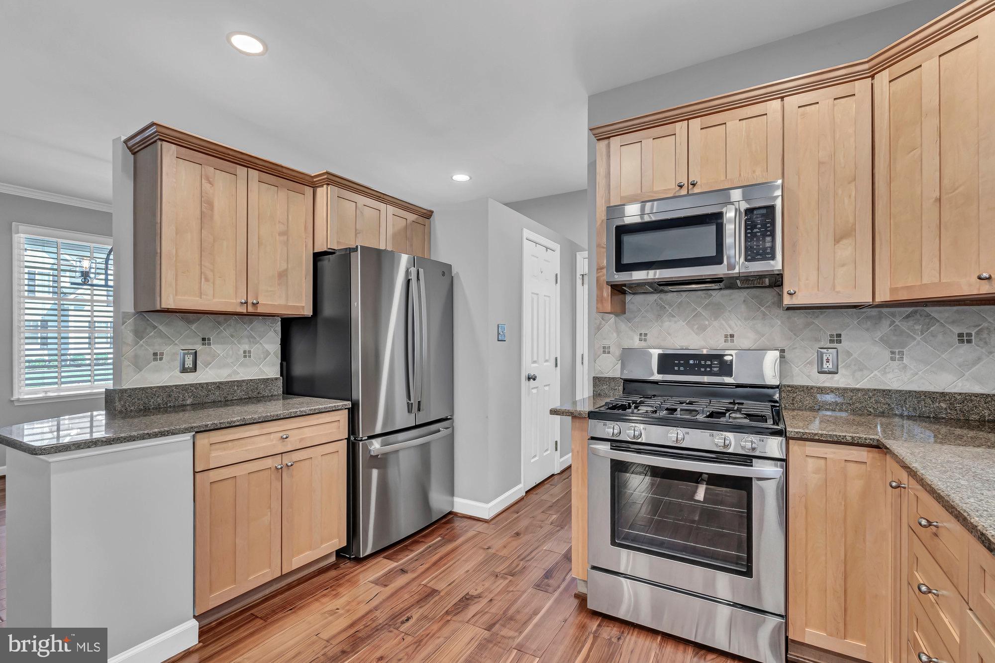 215 Tapawingo Road Southeast Vienna, VA 22180 - Photo 20 of 91