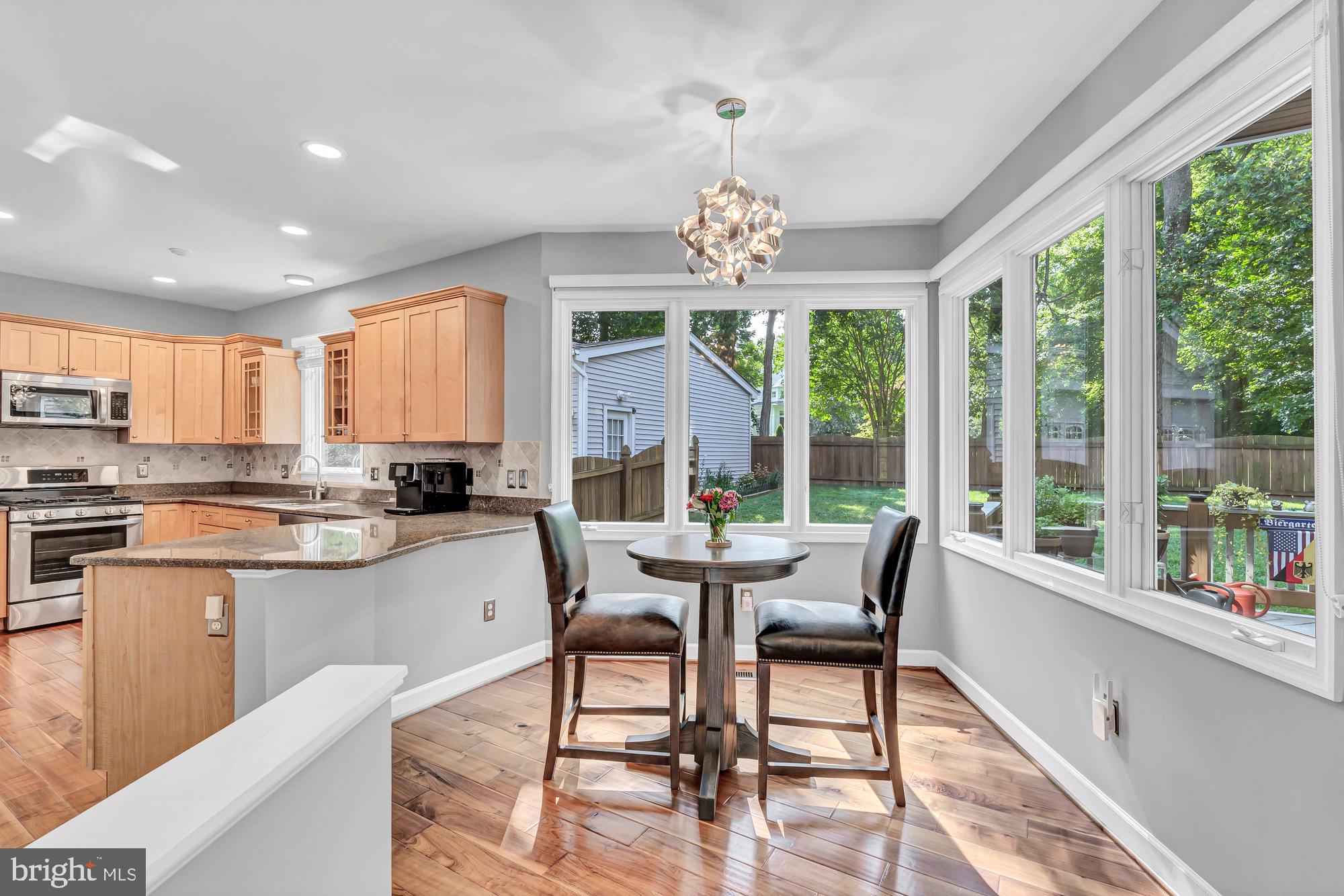 215 Tapawingo Road Southeast Vienna, VA 22180 - Photo 22 of 91