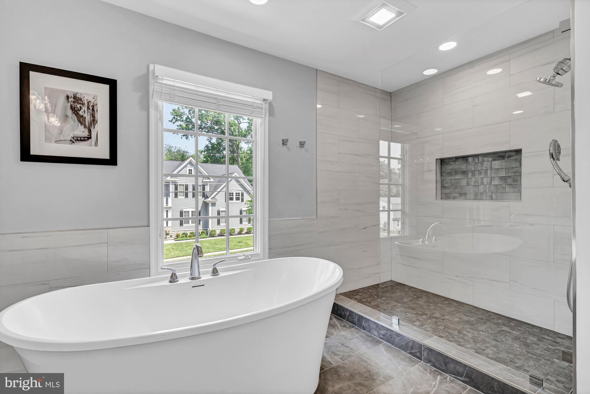 215 Tapawingo Road Southeast Vienna, VA 22180 - Photo 4 of 91