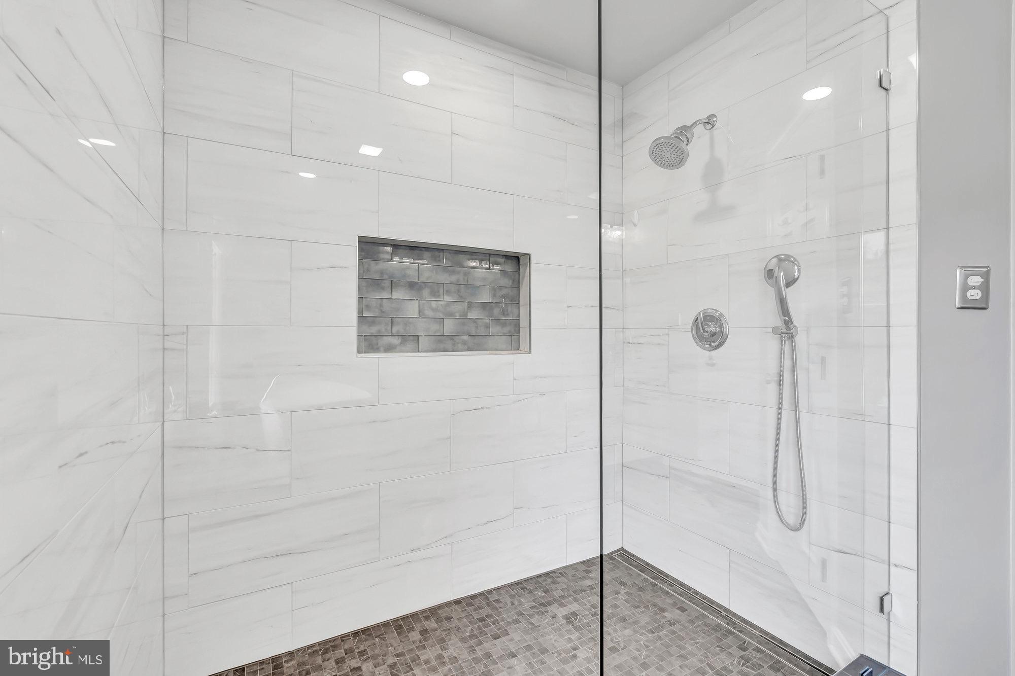 215 Tapawingo Road Southeast Vienna, VA 22180 - Photo 47 of 91