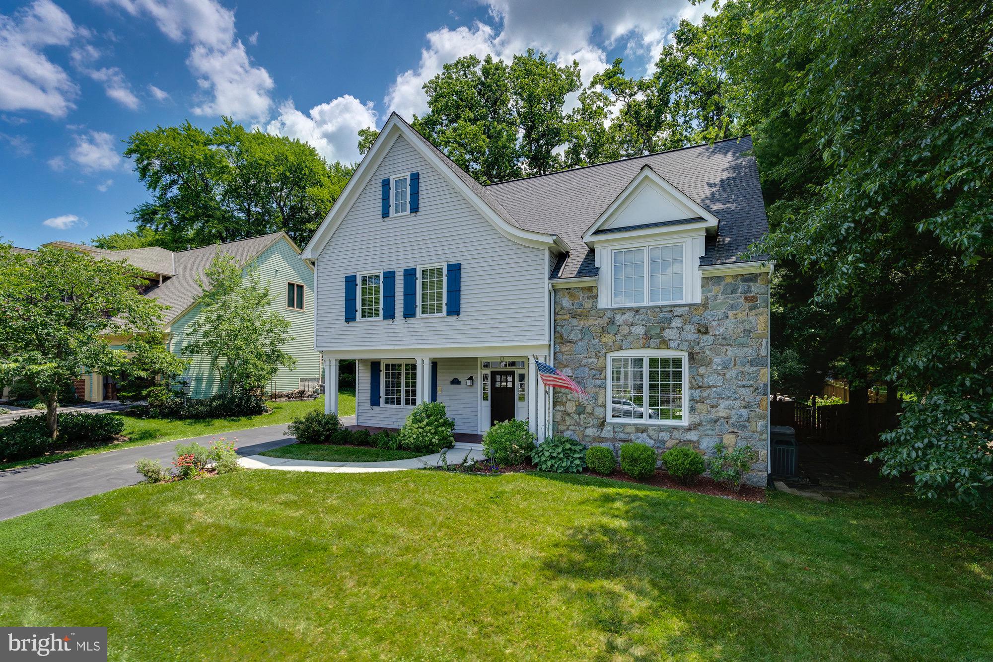 215 Tapawingo Road Southeast Vienna, VA 22180 - Photo 6 of 91