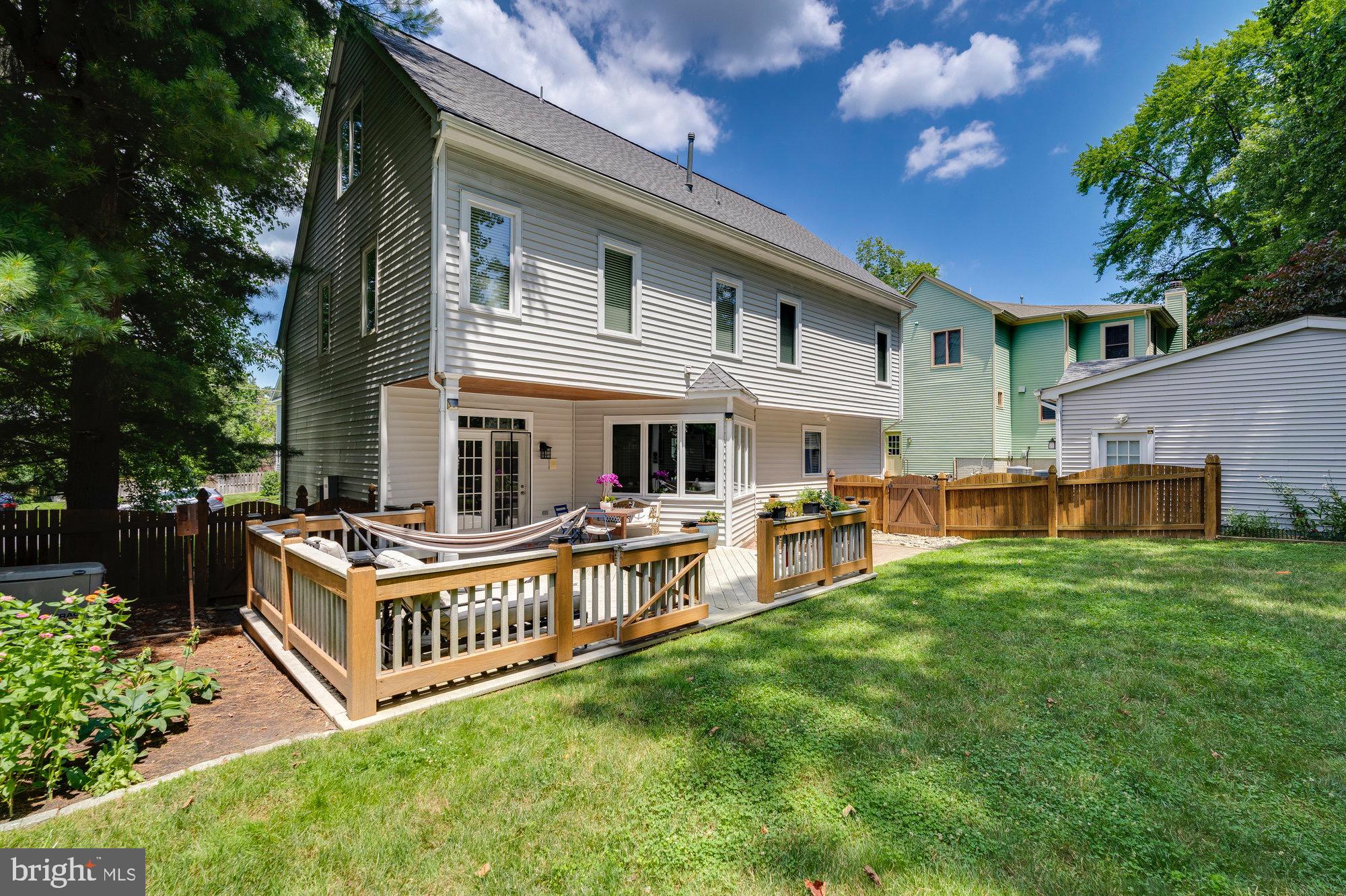 215 Tapawingo Road Southeast Vienna, VA 22180 - Photo 7 of 91