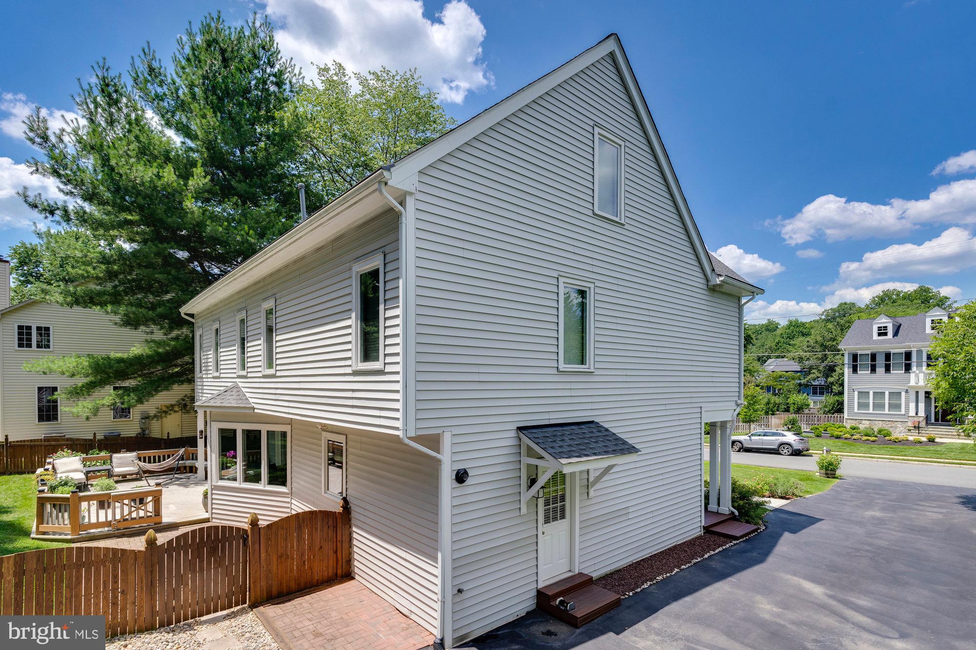 215 Tapawingo Road Southeast Vienna, VA 22180 - Photo 83 of 91