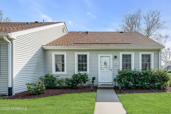 $330,000 | 24 Calle De Elvira, Unit F, Freehold, NJ 07728