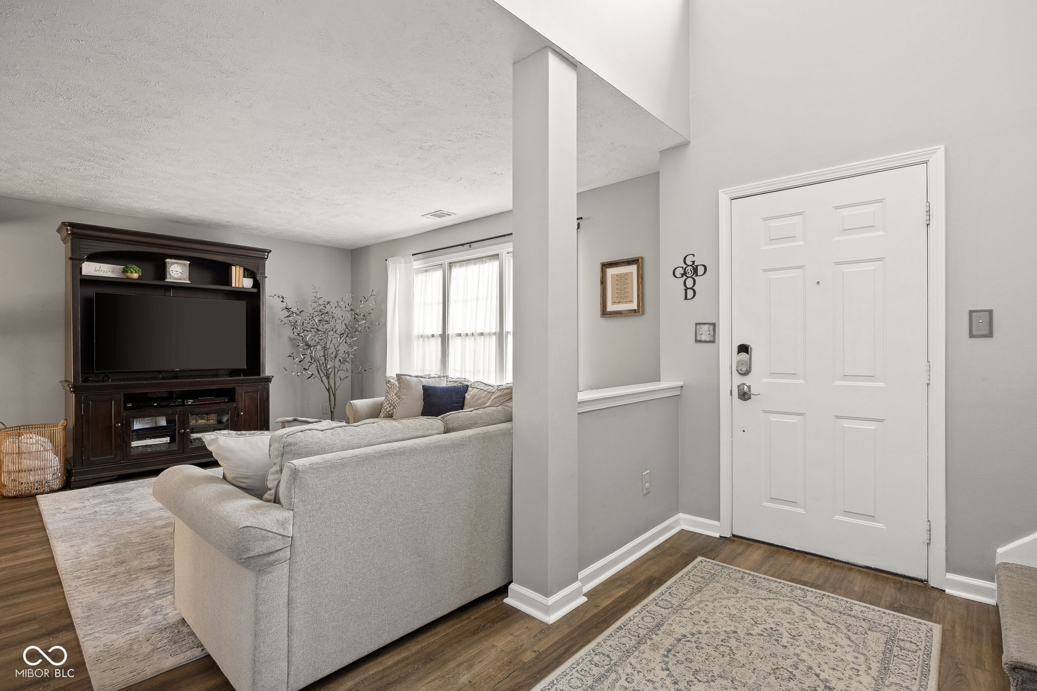 14568 Cherry Ridge Road Carmel, IN 46033 - Photo 3 of 43