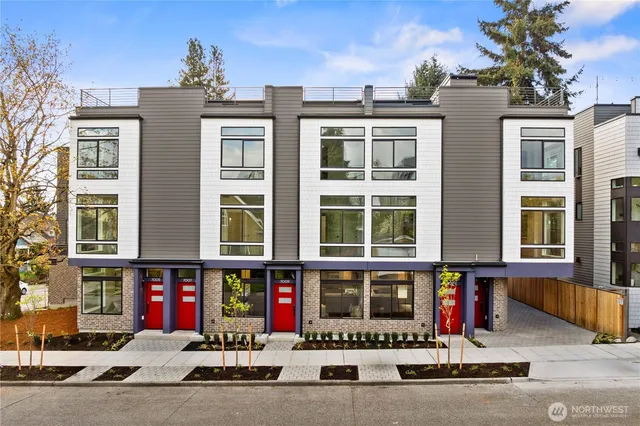 $875,000 | 7009 9th Avenue Northeast, Seattle, WA 98115