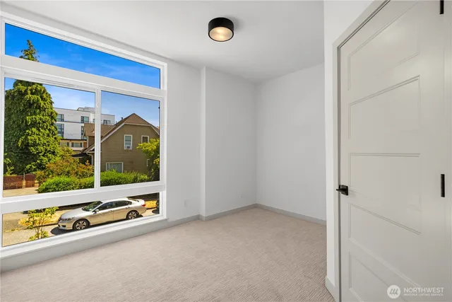 $875,000 | 7009 9th Avenue Northeast, Seattle, WA 98115