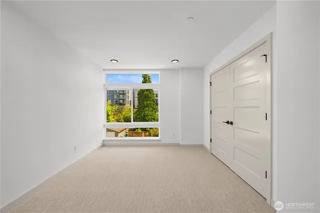 $875,000 | 7009 9th Avenue Northeast, Seattle, WA 98115