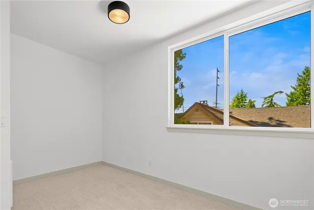 $875,000 | 7009 9th Avenue Northeast, Seattle, WA 98115