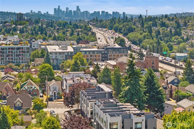 $875,000 | 7009 9th Avenue Northeast, Seattle, WA 98115