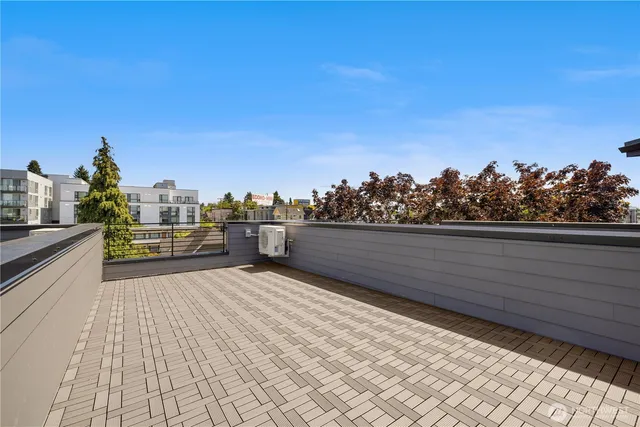 $875,000 | 7009 9th Avenue Northeast, Seattle, WA 98115