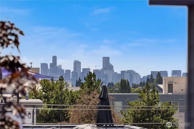 $875,000 | 7009 9th Avenue Northeast, Seattle, WA 98115