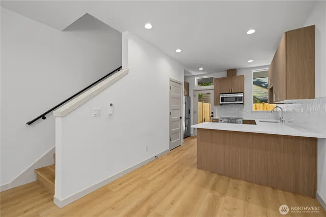 $875,000 | 7009 9th Avenue Northeast, Seattle, WA 98115