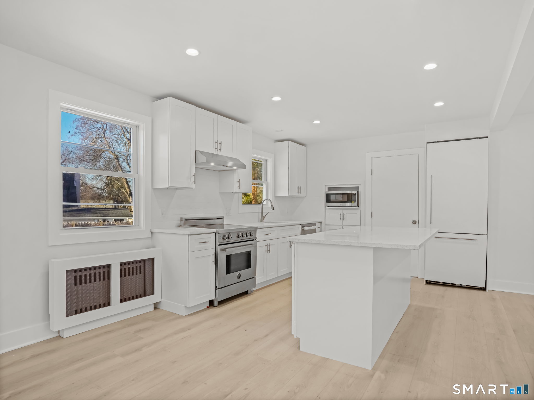 39 Crane Road Stamford, CT 06902 - Photo 3 of 20 Gallery Image 3