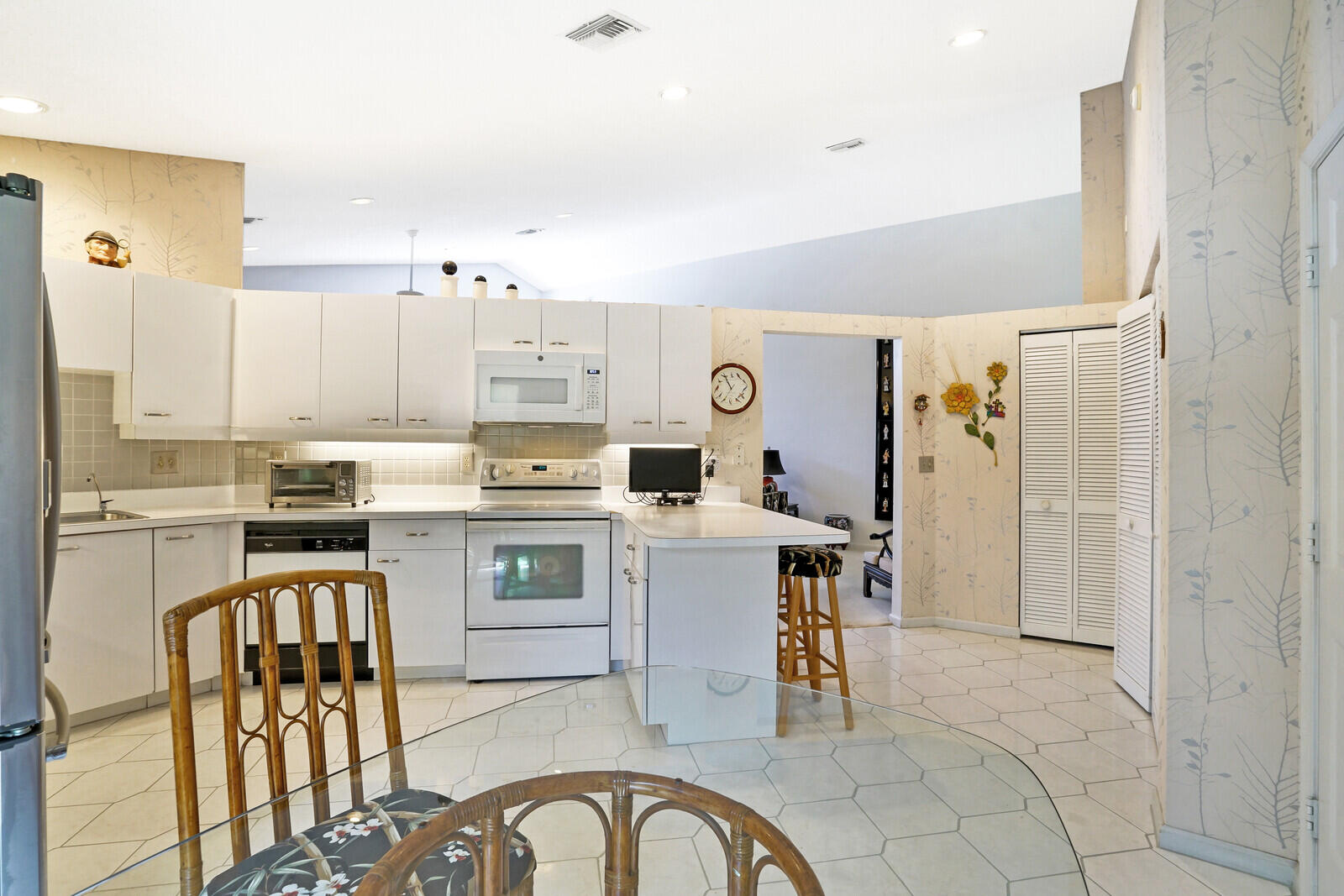 402 Oregon Lane Boca Raton, FL 33487 - Photo 19 of 63 15_Image_15_mls