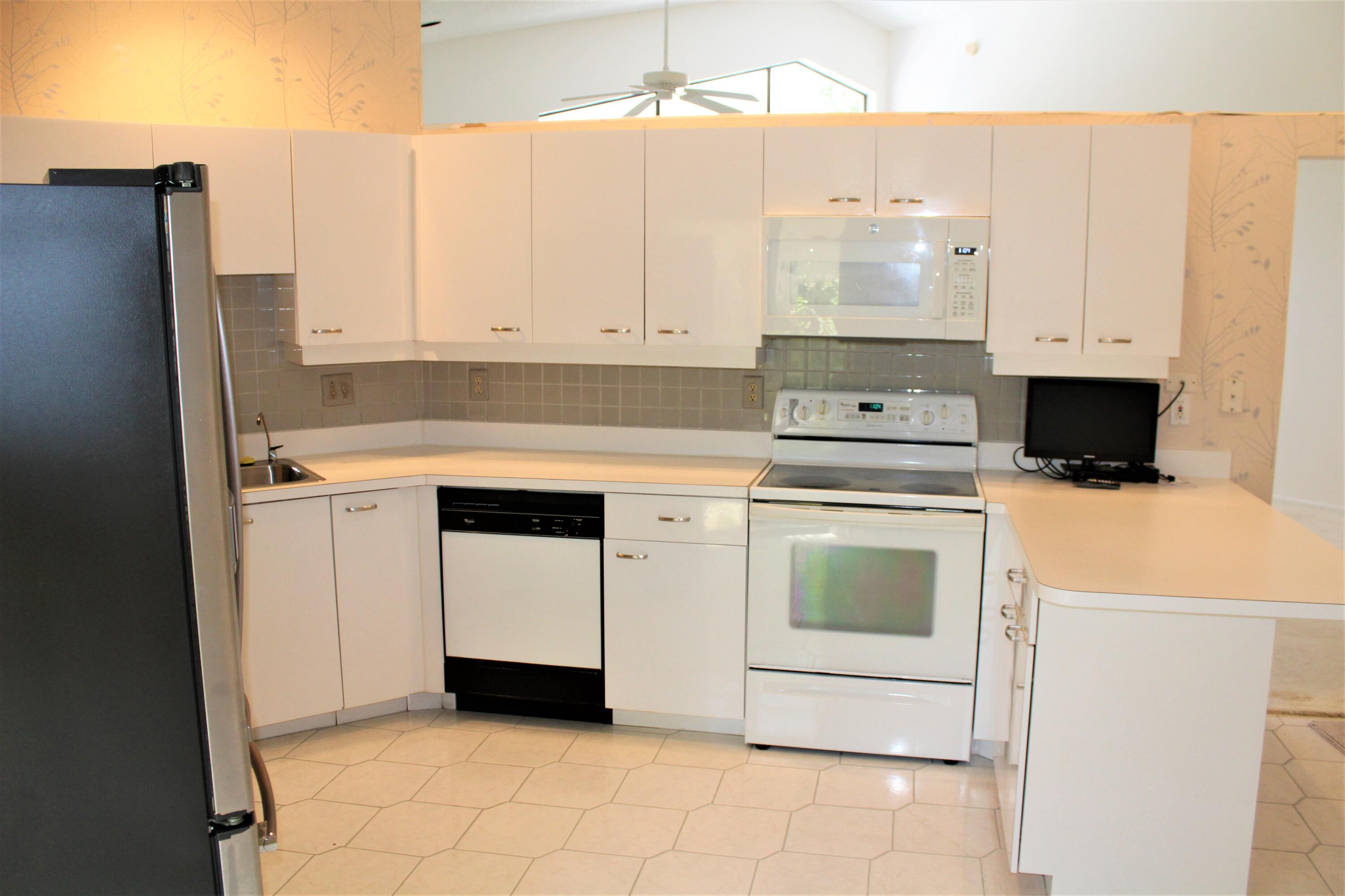 402 Oregon Lane Boca Raton, FL 33487 - Photo 21 of 63 IMG_3353 (2)