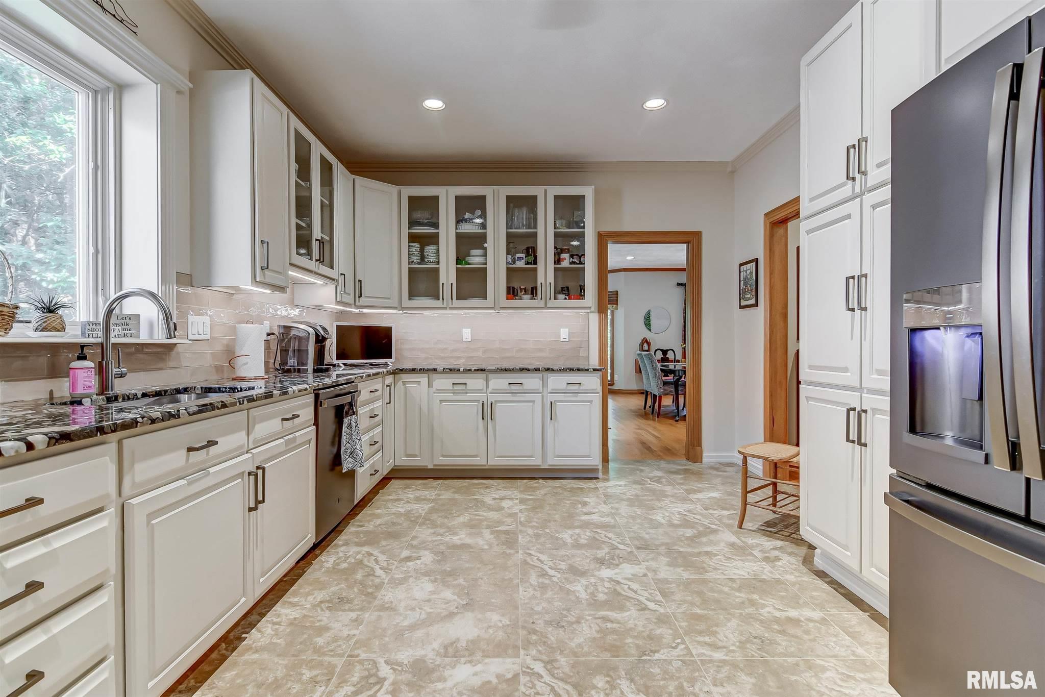 225 Timberridge Drive Springfield, IL 62702 - Photo 14 of 37