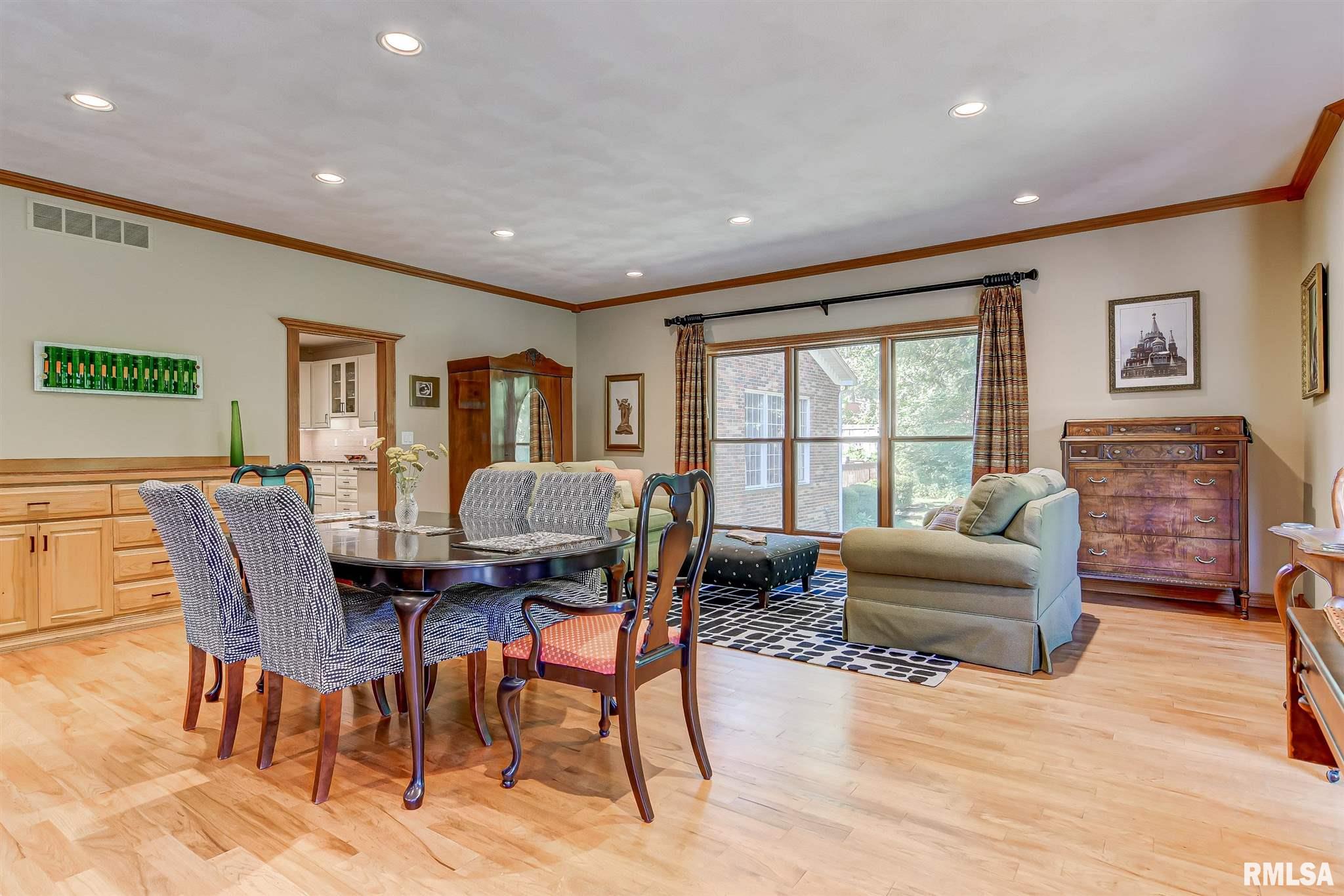 225 Timberridge Drive Springfield, IL 62702 - Photo 8 of 37