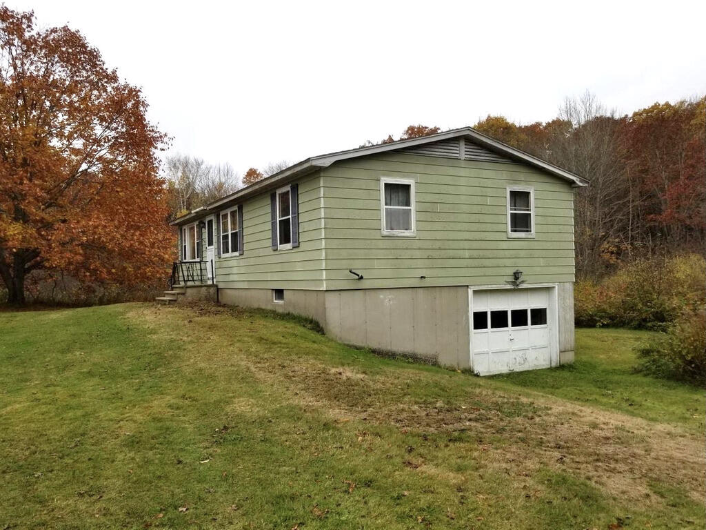 32 Oak Hill Road Boothbay, ME 04571 - Photo 3 of 21 side