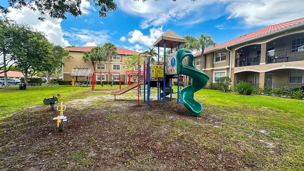 $330,000 | 11700 Southwest 2nd Street, Unit 13201, Pembroke Pines, FL 33025