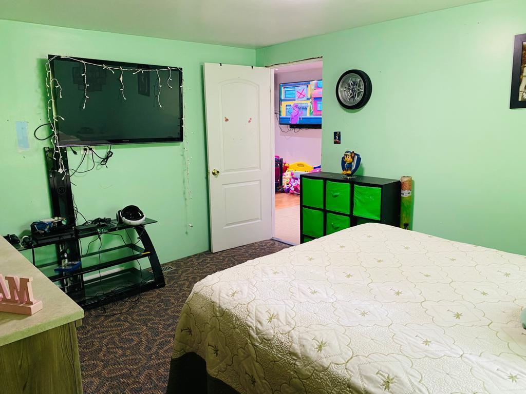 3324 Farnsley Road Louisville, KY 40216 - Photo 22 of 56 Second Bedroom