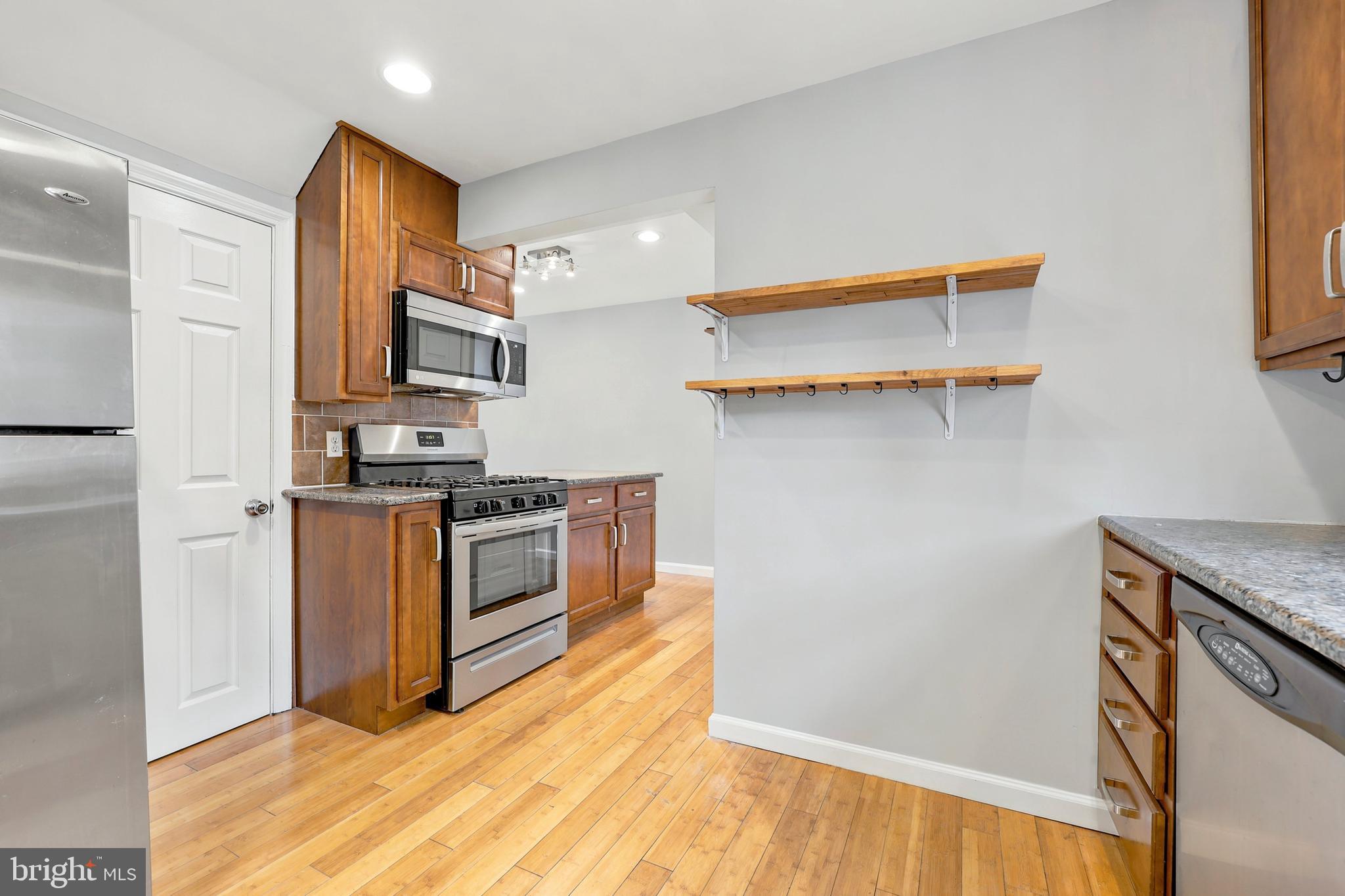 102 Rockglen Road Wynnewood, PA 19096 - Photo 7 of 24 Kitchn with bamboo floors