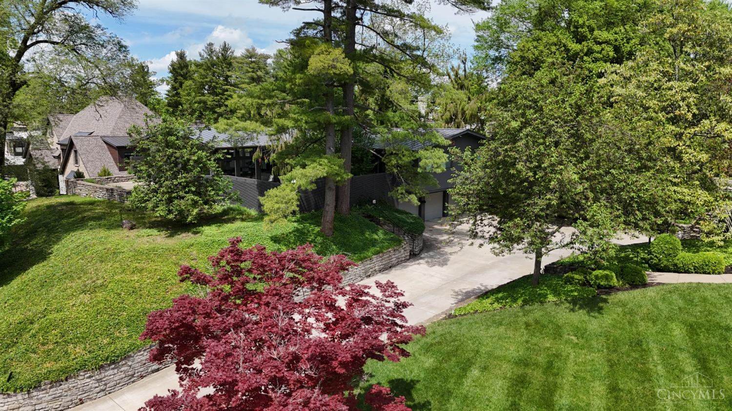 2730 Walsh Road Cincinnati, OH 45208 - Photo 2 of 13 Gallery Image 2