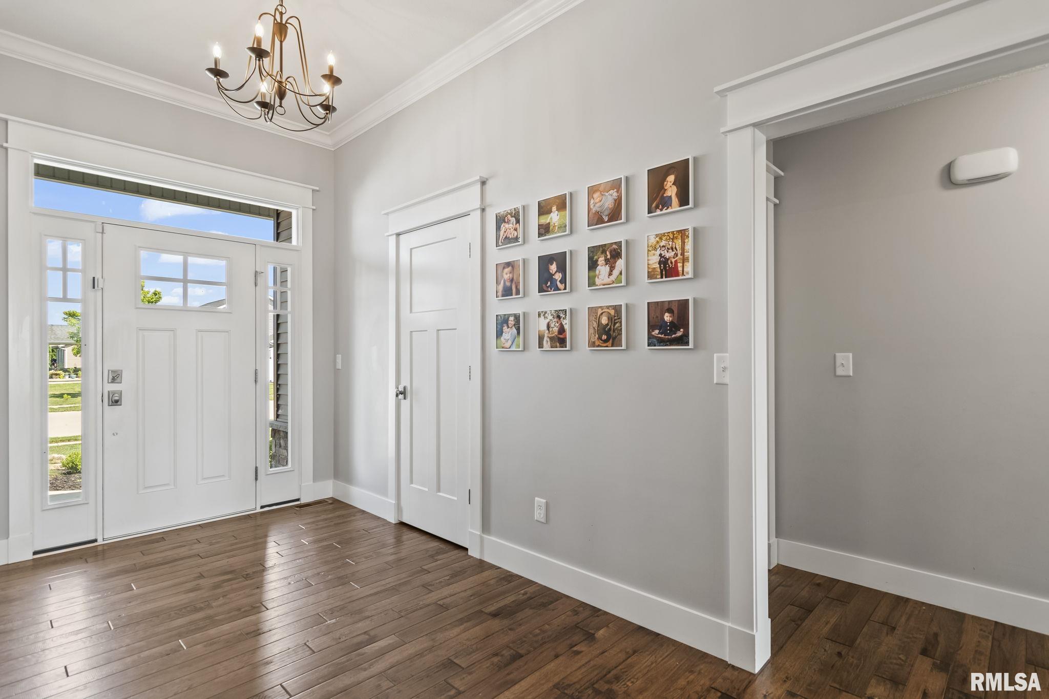 321 Huntington Road Chatham, IL 62629 - Photo 3 of 43 Gallery Image 3